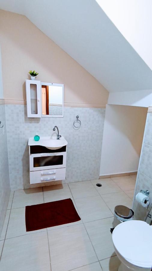 Casa Confortavel, 3 Quartos, Ar Condic. 300 Mega, Holiday home *