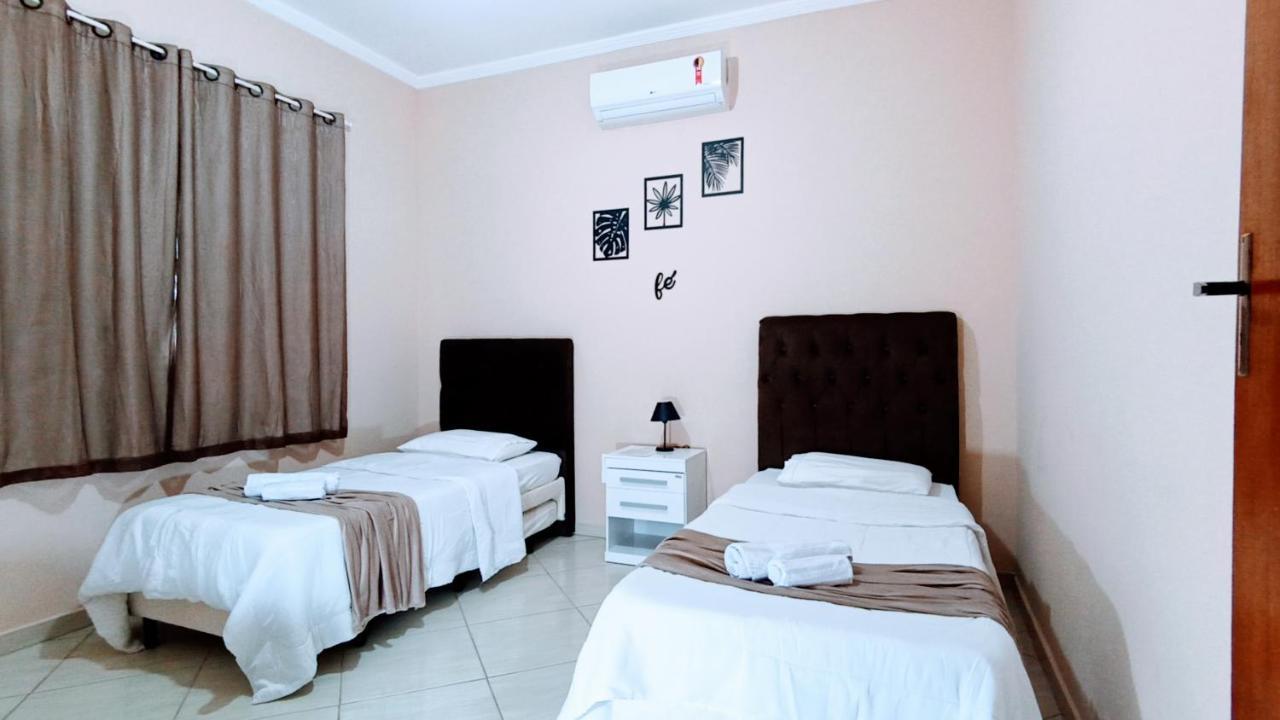 Holiday home Casa Confortavel, 3 Quartos, Ar Condic. 300 Mega, *